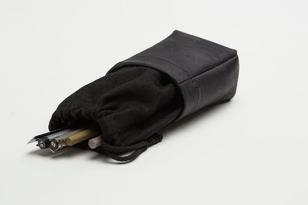 Thinkers&Makers pencil case/holder, cork, black
