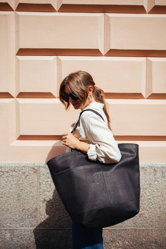 Aura big cork bag, black