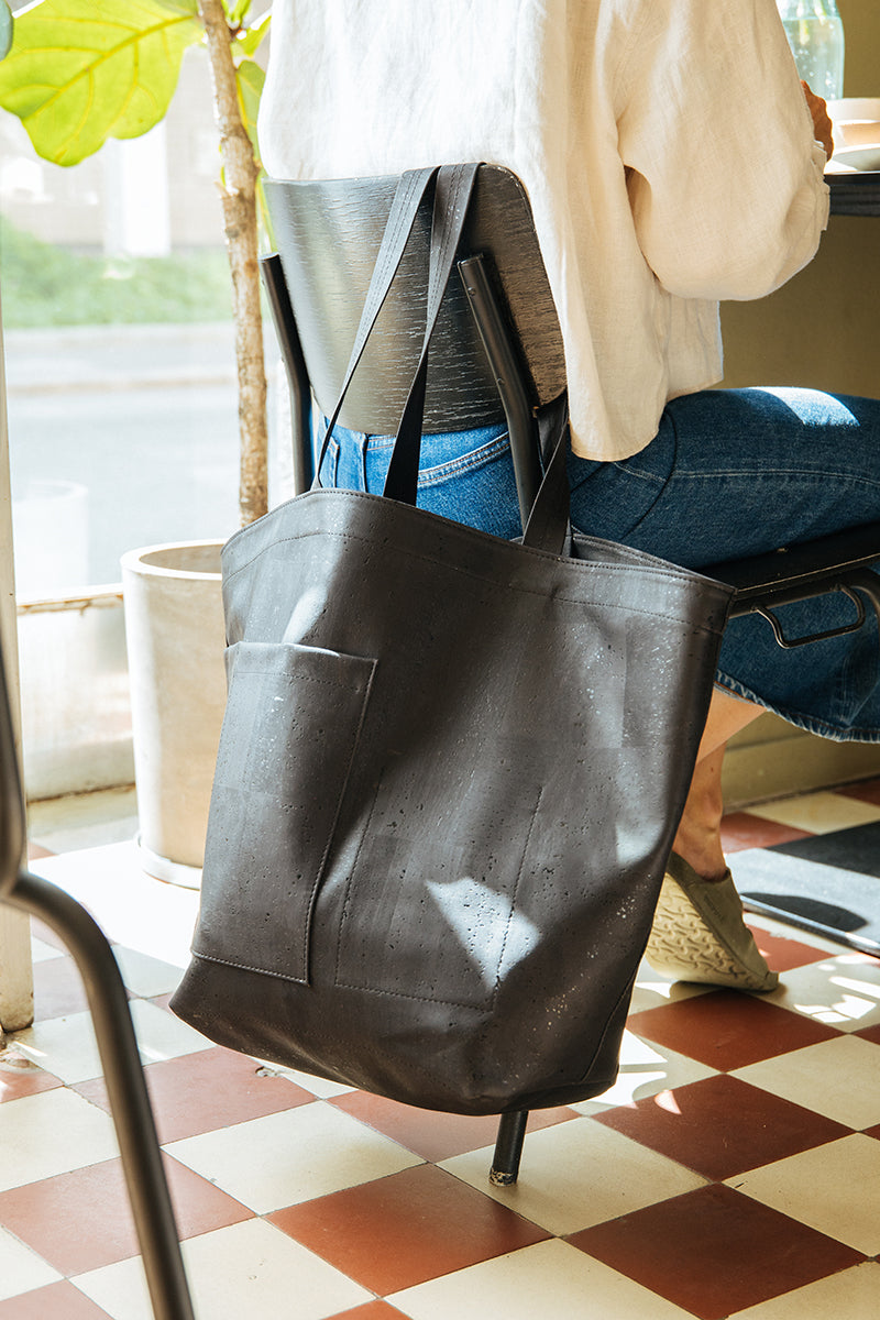Aura big cork bag, black